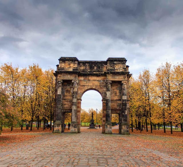 Entrance-to-glasgow-green-near-T-R-OBrien-funeral-directors-Maryhill-Glasgow
